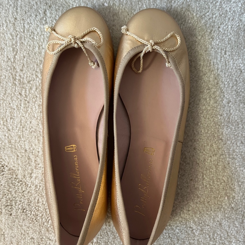 Pretty Ballerinas Gold Flats